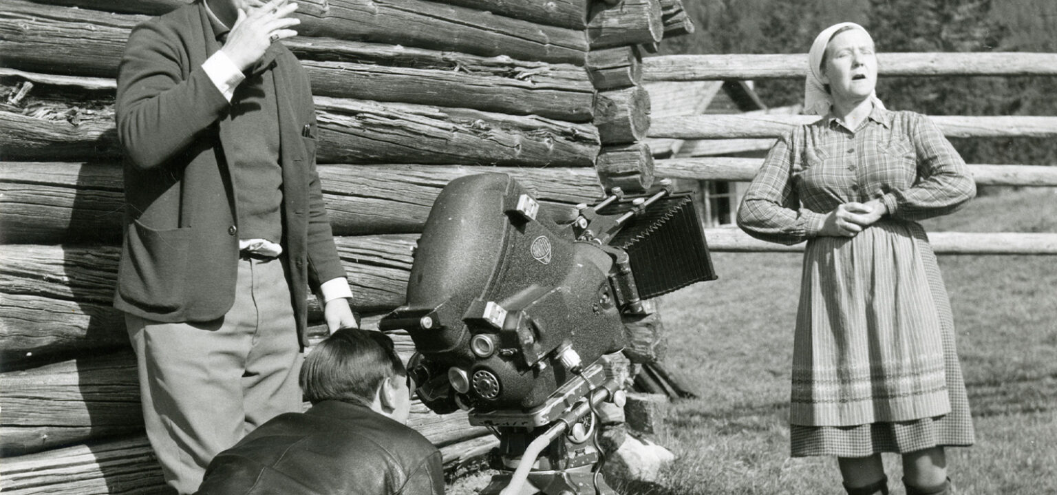 Karin Edvards Johansson under en TV-inspelning i Transtrand, Dalarna 1963.