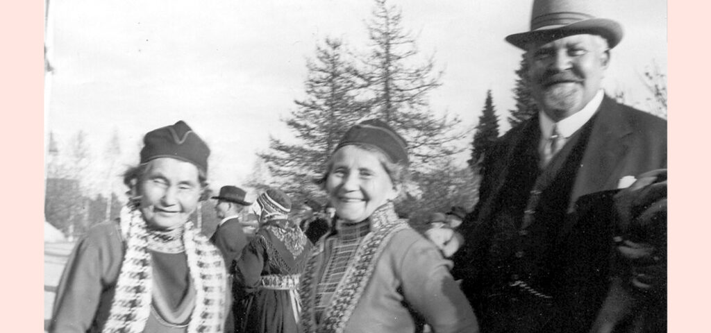 Vintermarknad, 1940-tal. P&aring; bilden: Greta Persson, Maria Persson, Karl Tir&eacute;n. Foto: Ok&auml;nd