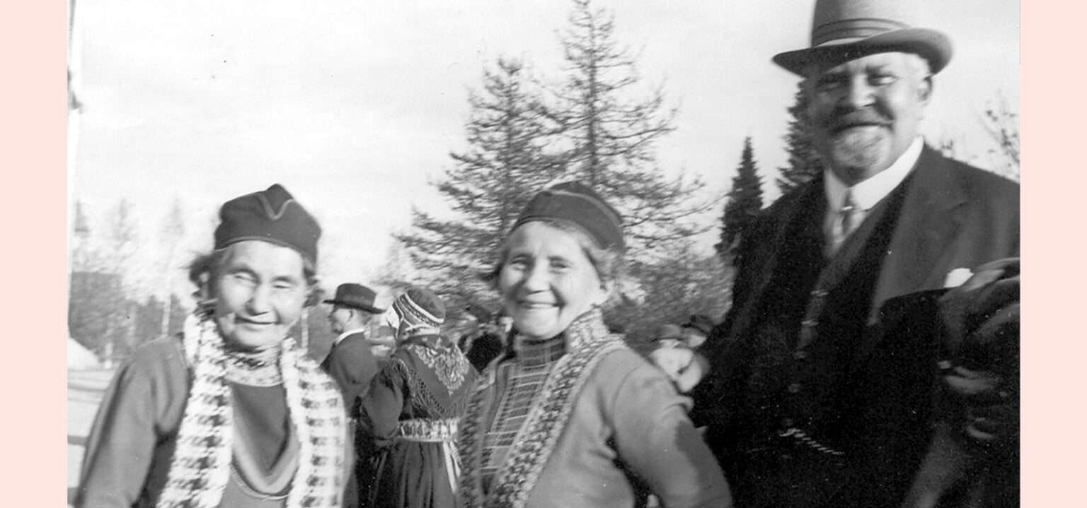 Vintermarknad, 1940-tal. P&aring; bilden: Greta Persson, Maria Persson, Karl Tir&eacute;n. Foto: Ok&auml;nd